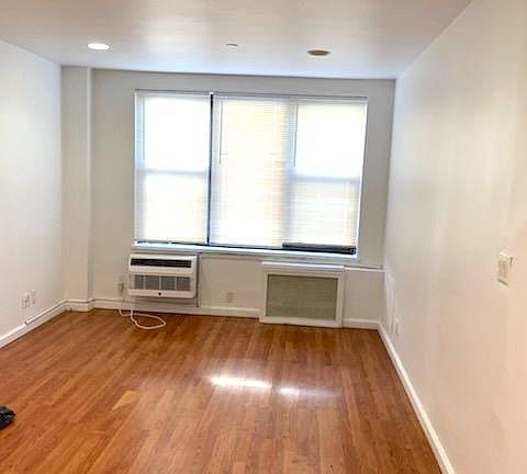 3rd image of 47 Oakwood Ave
