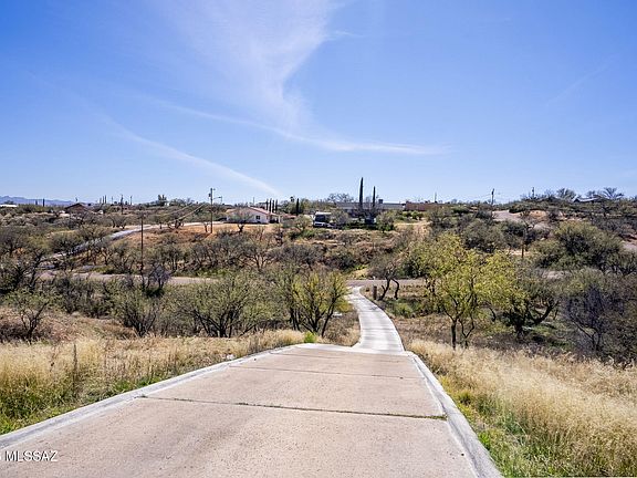 2nd image of 949 Paseo Queretaro