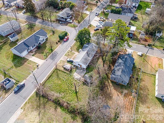 2nd image of 2914 Ridge Ave