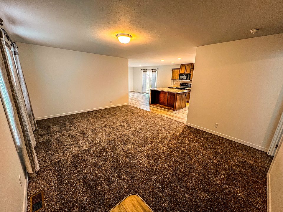 2nd image of 1010 E Park St #1010