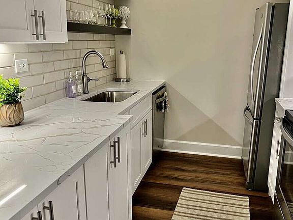 2nd image of 300 W Peachtree St Unit 21G
