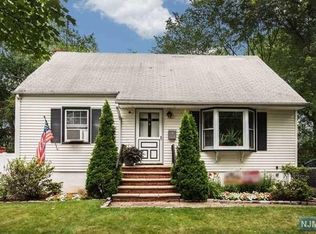 120 Manhattan Ter, Dumont, NJ 07628