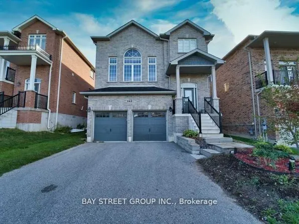 142 Jewel House Ln, Barrie, ON L4N 6E1
