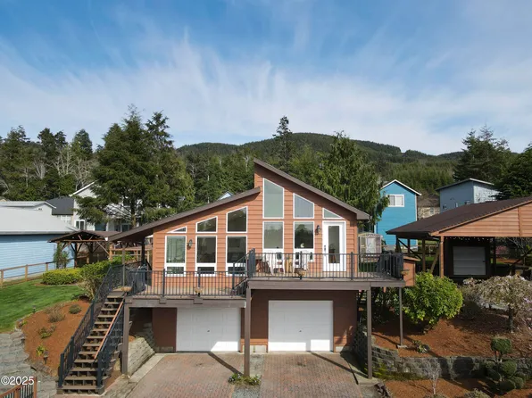 126 N Ocean Ave, Rockaway Beach, OR 97136