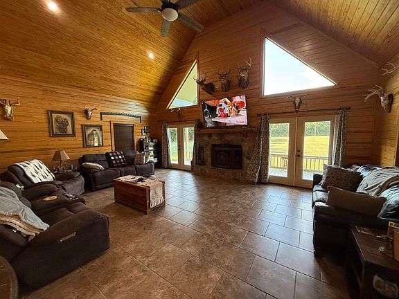 4th image of 7096 Jim Burns Rd