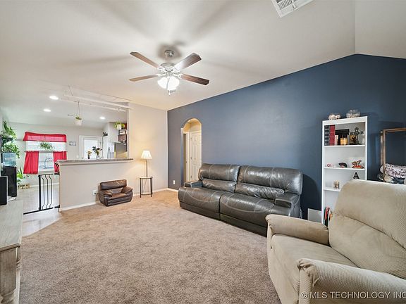 5th image of 23260 Bessie Blvd