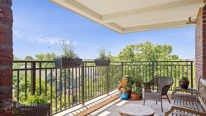 Sold by Garfield Realty  | media 4