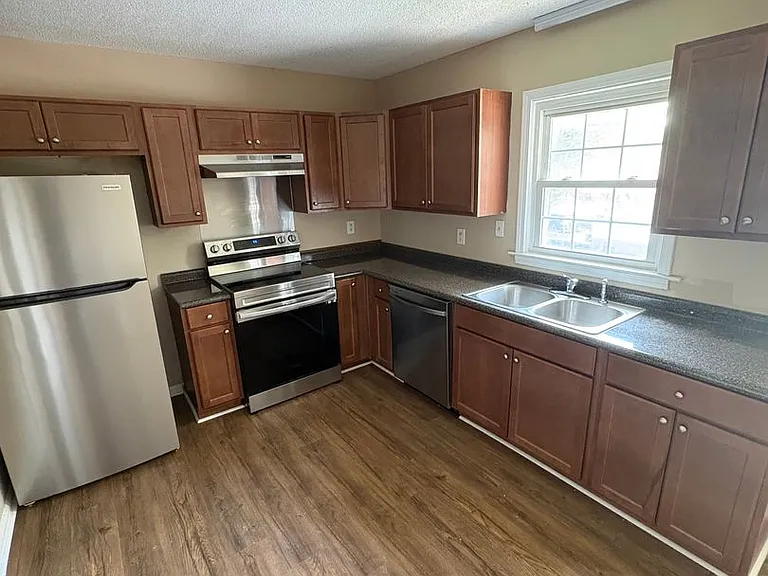 101 Dixie Ave — Photo 4