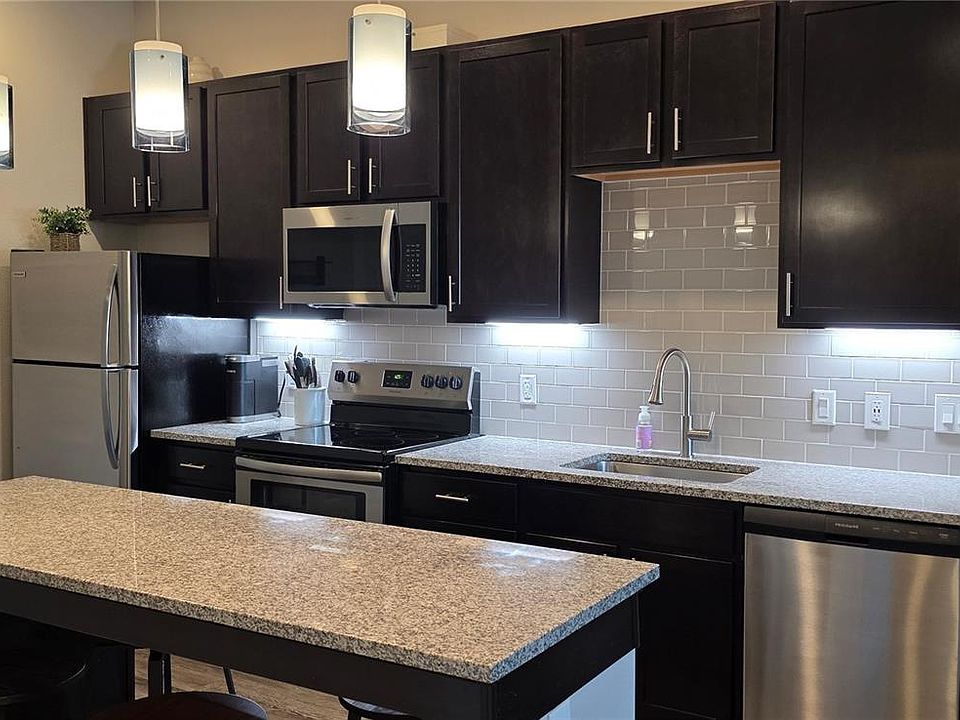 1st image of 615 24th Street #202