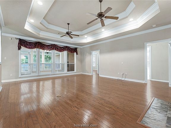 5th image of 1111 Mission Hills Dr