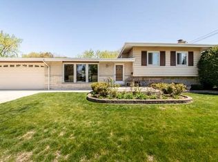 5585 N Prospect Ave, Chicago, IL 60656