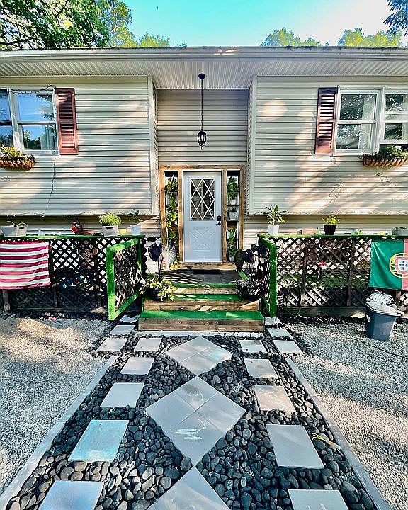 1121 Steele Cir, Bushkill, PA 18324 Zillow
