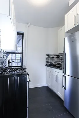 Rented by Dynamik Realty | media 12