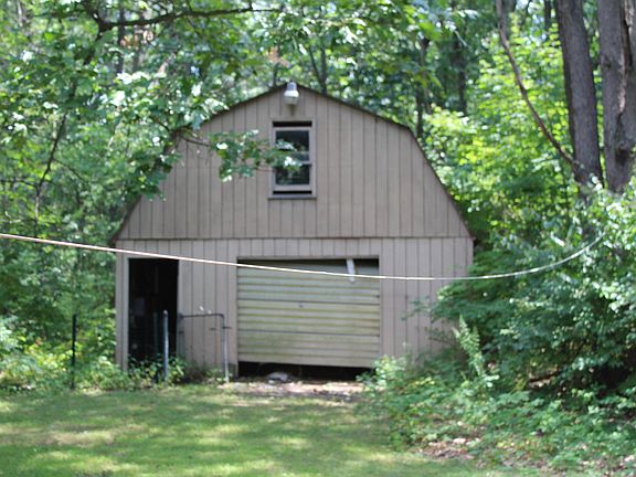 3rd image of 3153 College St