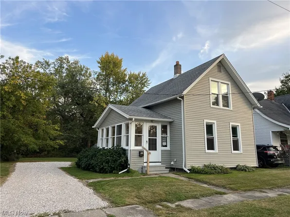 1418 W 10th St, Ashtabula, OH 44004