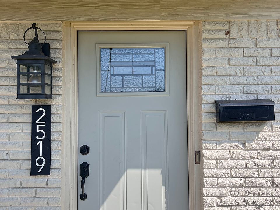 1st image of 2519 Douglas Dr