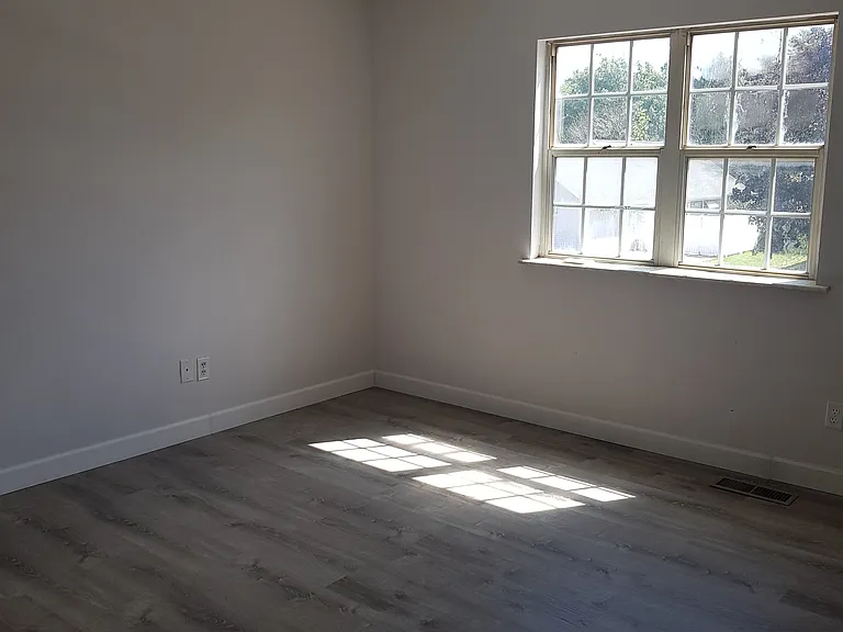 1309 W Chestnut St #5 — Photo 9