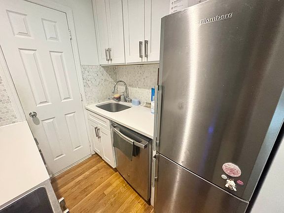 5th image of 190 Bleecker St APT 1