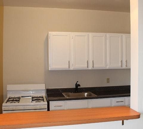 3rd image of 5445 S Harper Ave #2S