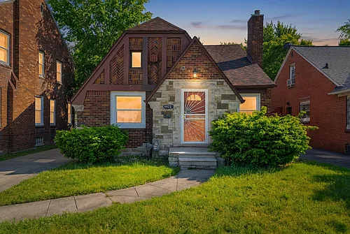 9973 E Outer Dr Photo 1