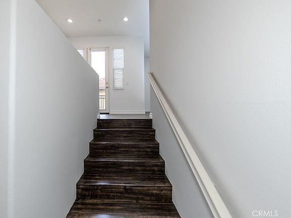 5th image of 87 Reunion