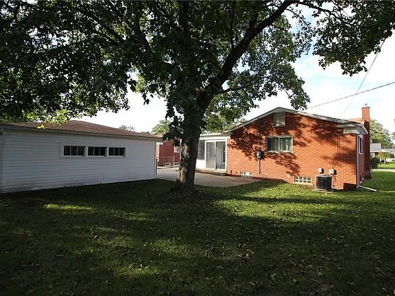 3rd image of 20391 Brookwood St