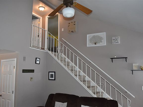 5th image of 93 Arrow Wood Pl