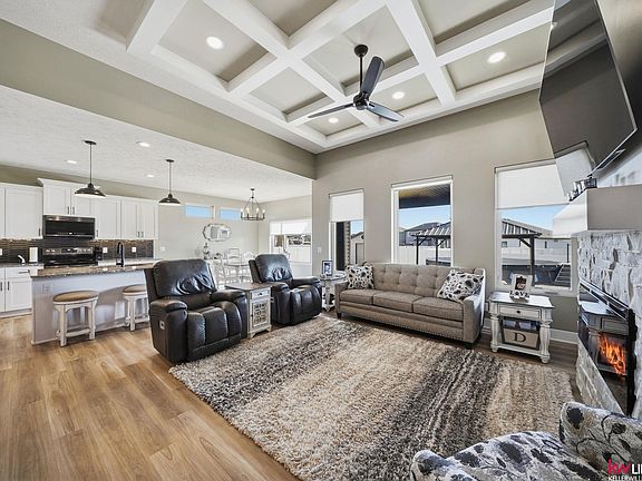 4th image of 1539 W Avalanche Rd