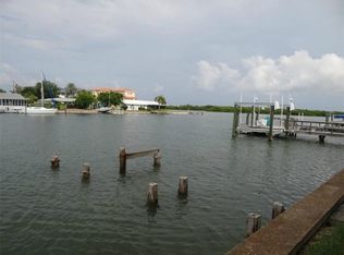 12470 6th St E, Treasure Island, FL 33706
