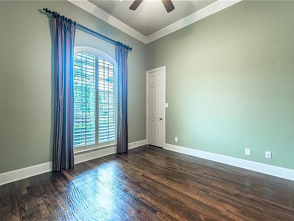 5th image of 5859 Danville Ln
