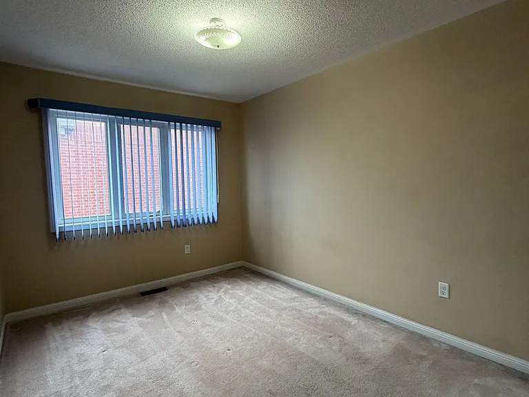 179 Dallimore Cir — Photo 9