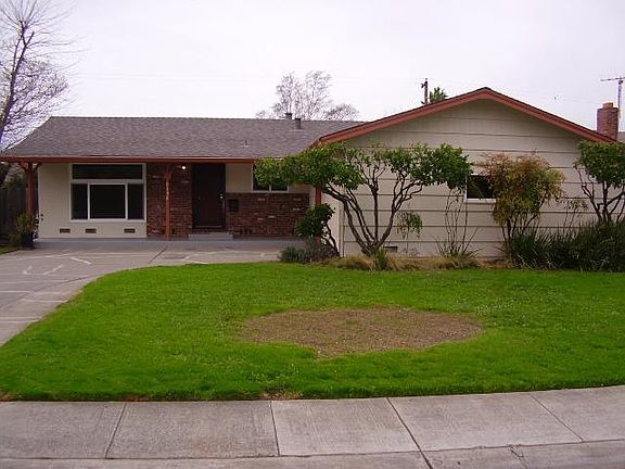 2nd image of 9152 Rosewood Dr