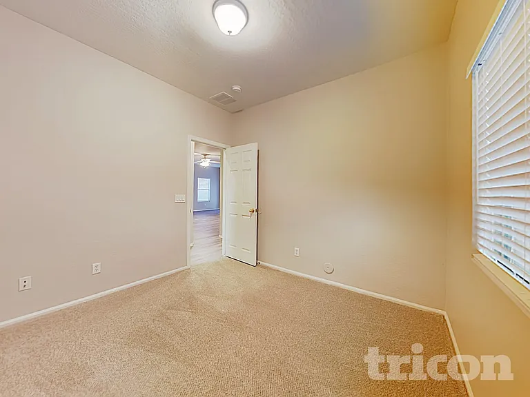 13732 W Mauna Loa Ln — Photo 14