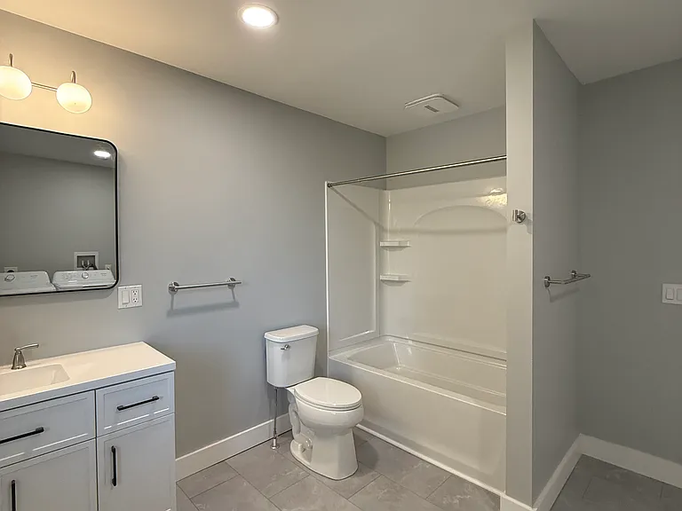 23 1/2 E Washington Ave — Photo 34