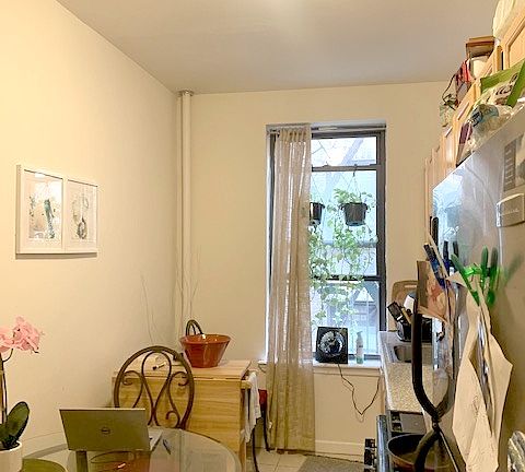 4th image of 408 W 130th St #33