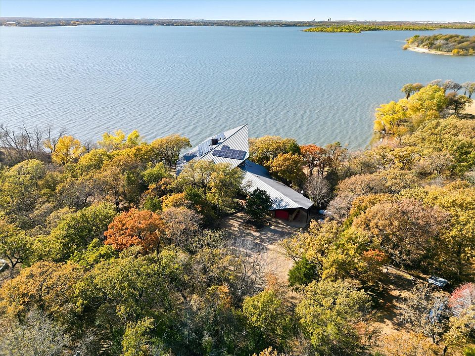 1st image of 640 Diamond Point Dr