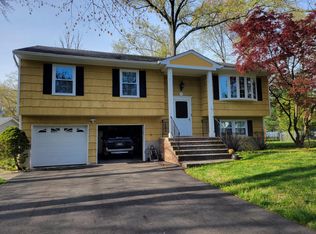 29 Names Ct, Harrington Park, NJ 07640