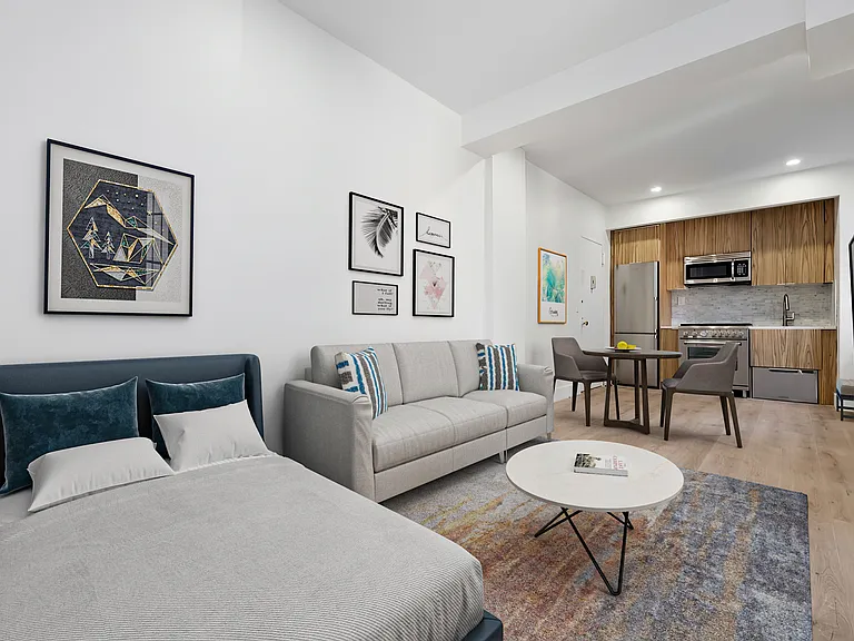 138 E 38th St #D8 — Photo 1