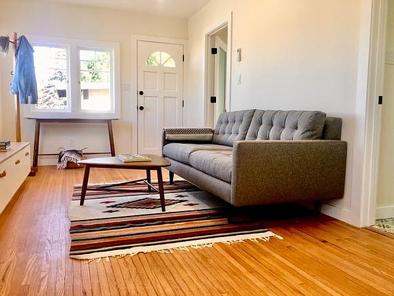 4th image of 1420 Fairbanks Pl #1/2