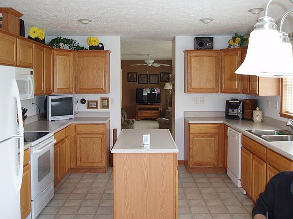 3rd image of 3089 Hinckley Blvd