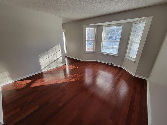 4th image of 14 Milton Heights Blvd