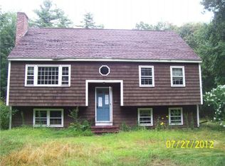 71 Kingston Rd, Plaistow, NH 03865