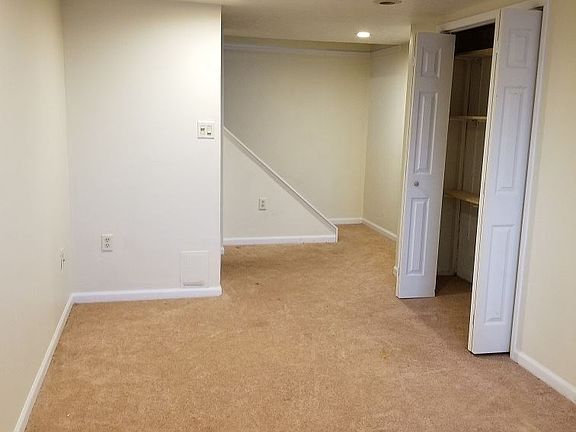 5th image of 4197 Claridge Dr
