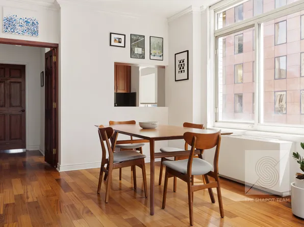 145 East 48th Street 24F image 3 of 13