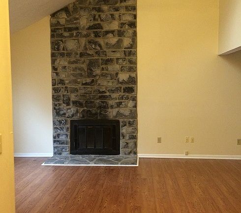4th image of 9085 Fields Dr