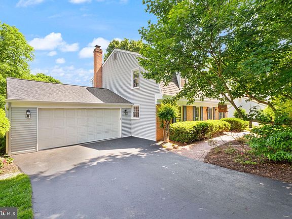 2nd image of 2037 Durand Dr