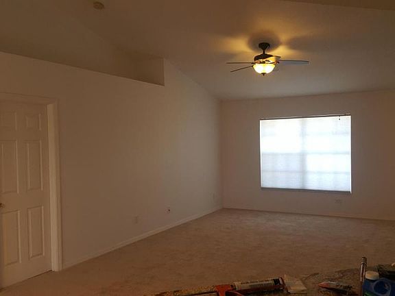 3rd image of 606 NW 6th Ter