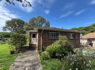 4 Olive Ln, Shirley, NY 11967