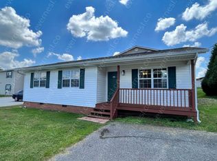 100 Corey Cir, Fort Oglethorpe, GA 30742