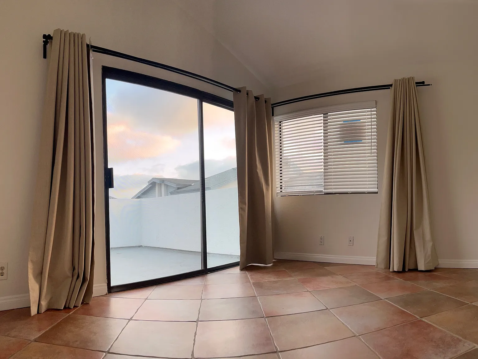2 bed, 1073 sqft, $3,500 — Photo 2